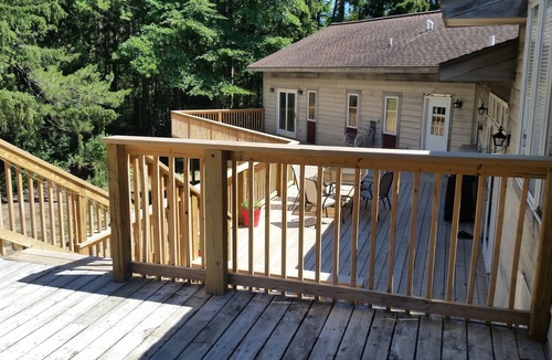 Norton Shores Apartment | Paradise Cove Main 5 Br/2 Baths ~ Sleeps Up To 24 ~ Pond, WIFI, Central AC.