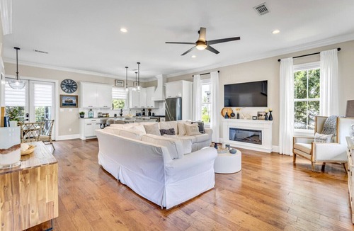 Pass Christian House | Paradise in the Pass|Sleeps 8|Swimming Pool|Backyard Oasis