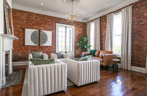 Natchez Apartment | Paradise Loft | 3/2.5, King Beds, Heart of Downtown, Full Kitchen/Wet Bar, Streaming TV