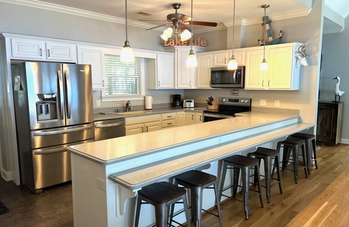 Eatonton House | Paradise Point on Lake Oconee with amazing views of the Lake!