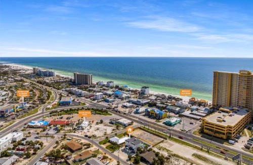 Lower Grand Lagoon Apartment | PCB Sleeps 22! 2 Homes, 2 Pools, 2 Mini Golf