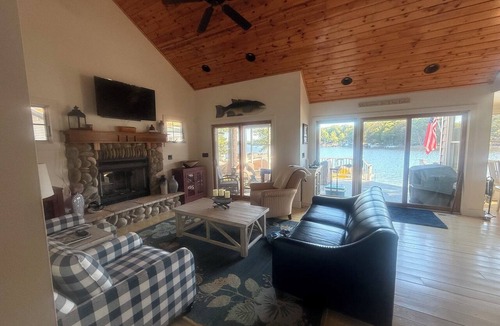 Lake Cottage | Peaceful 3-bedroom cottage on beautiful, all sports, Eight Point Lake