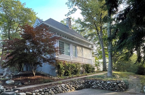 Harbor Springs House | Peaceful 6-bedroom house with 8 beds in charming Harbor Springs