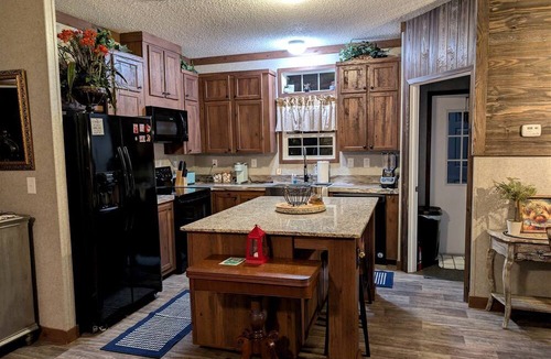 Putnam Hall House | Peaceful Animal Sanctuary Farm Stay on Rescue Farm Near Gainesville & Jacksonville in Melrose, Florida