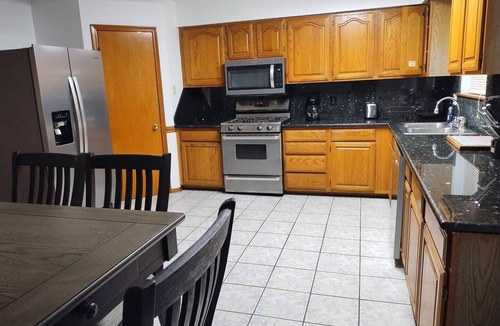 New Orleans East Area House | Peaceful & Clean Mid-long-Term Stay/Corporate Business/Medical Staff Friendly