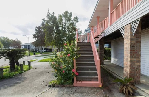 New Orleans East Area House | Peaceful & Clean Mid-long-Term Stay/Corporate Business/Medical Staff Friendly