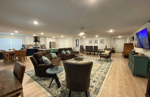 Laurel Hill House | Peaceful Cul-de-sac, Just North of Crestview Area!