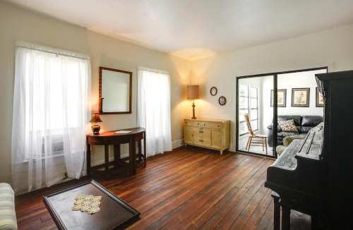 Pomona Park House | Peaceful Pomona Park Home: 1 Mi to Lake Broward!