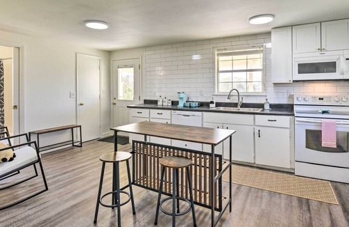 Enterprise House | Peaceful Southern Countryside Escape w/ Porch