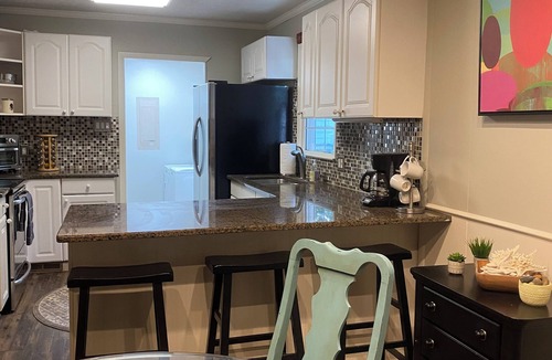 Peachtree City House | Peachtree City Ranch with full basement mother-in-law apartment.