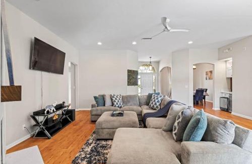 Sandalwood House | Peacock Shores - Team Joseph Ellen