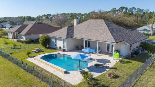 Sandalwood House | Peacock Shores - Team Joseph Ellen