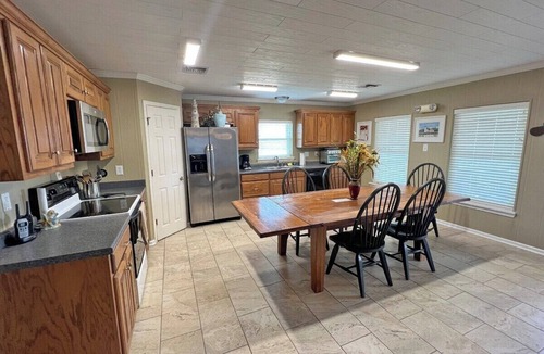 Leeville House | Pearly Whites - Fishing Pier - Island Realty