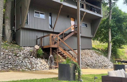 Iuka Cabin | Pelican's Perch Waterfront Cabin in East Port with Boat Dock