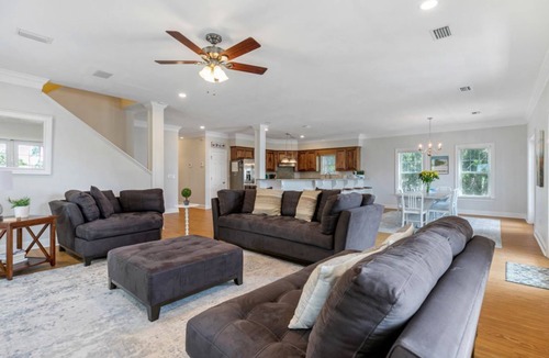 Ocean Springs House | Pelican View Beach House - Private Beach!
