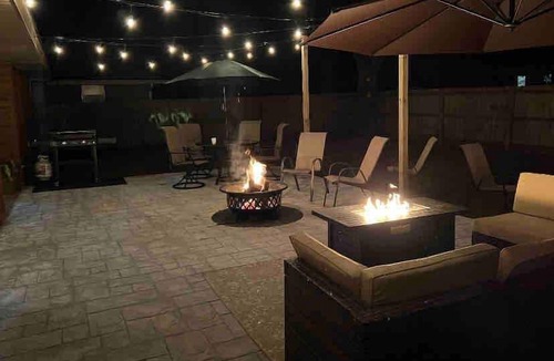 Pine Forest House | Pensacola Dog-Friendly Retreat: Backyard | Firepit