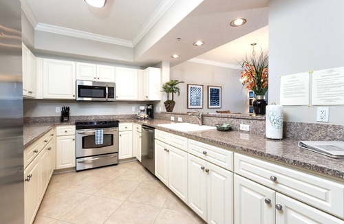 Fort Walton Beach Condo | Penthouse-Directly ON Water-Huge Roof Top Patio-Private Hot Tub-Gorgeous Views!
