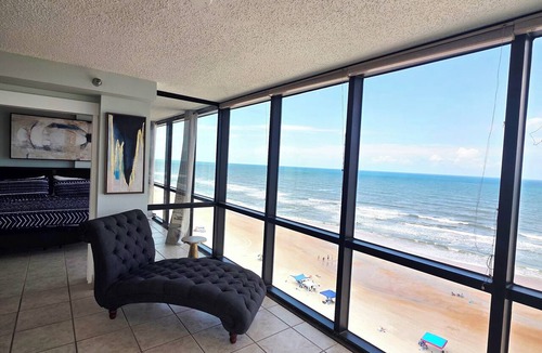 Schulte Park Condo | Penthouse Paradise~deluxe Oceanfront 2 bedroom 2 bathroom w/pool & tiki bar