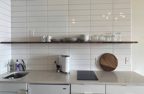 Acme Condo | Penthouse Studio on Grand Traverse East Bay
