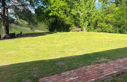 Vicksburg Apartment | Perfect 1-bedroom studio on Fort Hill in the National Military Park.