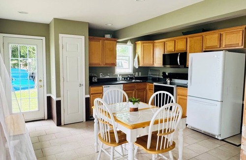 Fremont Cottage | Perfect 2-bedroom cottage in adorable Fremont on a private lake stocked.
