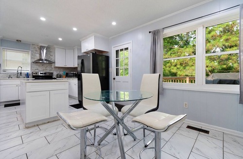 Forestdale House | Perfect 3-bedroom house with AC in welcoming Birmingham.