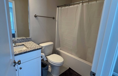 Auburn House | Perfect 5 Bed/4 Full bath ideal for gameday weekends at the prime location