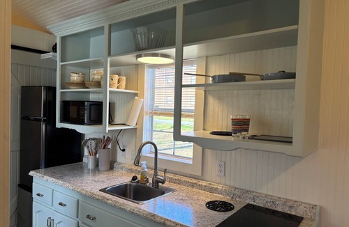 Calhoun Cabin | Perfect cabin with a pond! Peaceful place to fish, kayak or enjoy nature.