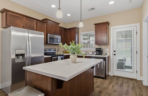 Hoover House | Perfect Family Retreat Minutes from Met and Finley Center