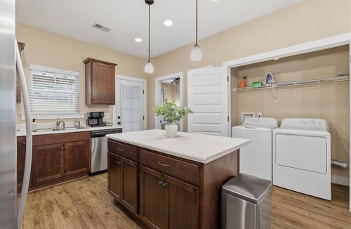 Hoover House | Perfect Family Retreat Minutes from Met and Finley Center