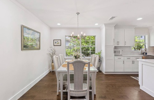 Saint Simons Heights House | Pet Friendly Retreat | 3BR w/Sunroom, Spacious Kitchen + Close to Beach