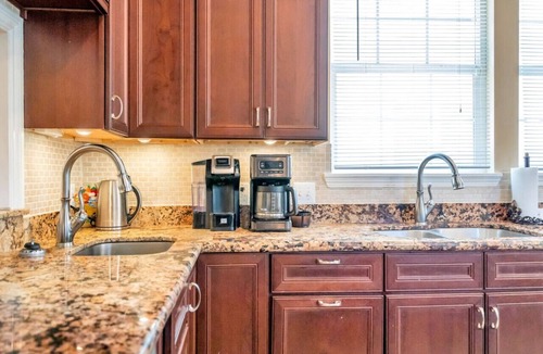 Milan House | Pet-Friendly | 2 Porches, 2 Blocks to Streetcar