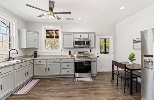 Montgomery House | Pet Friendly 4 BR Near Hospitals and Maxwell Base