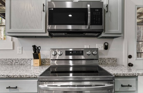 Montgomery House | Pet Friendly 4 BR Near Hospitals and Maxwell Base