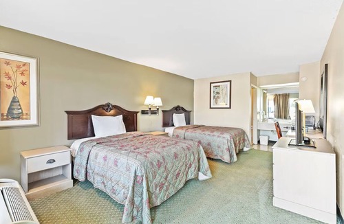 Hattiesburg Hotel | Pet-Friendly, Comfortable Room Near Local Spots – Great Value for Your Stay