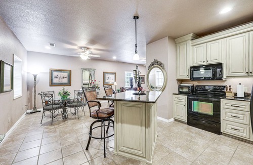 Russellville Cottage | Pet-Friendly Dover Cottage w/Deck + Mtn Views!