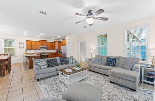 Seagrass House | Pet-Friendly Escape with Private Pool