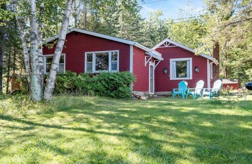 Cheboygan Cottage | Pet Friendly, lakefront, WIFI, super cozy