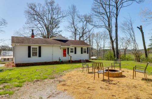 Lineville House | Pet-Friendly 'Railroad Cottage' Near Wedowee Lake