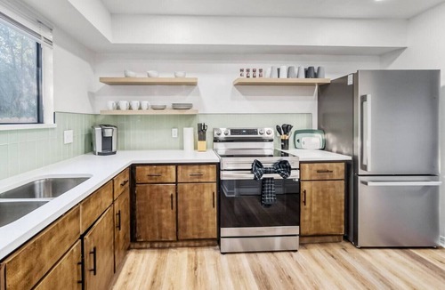 Jacksonville House | Pet-Friendly Retreat near Shops and Eats