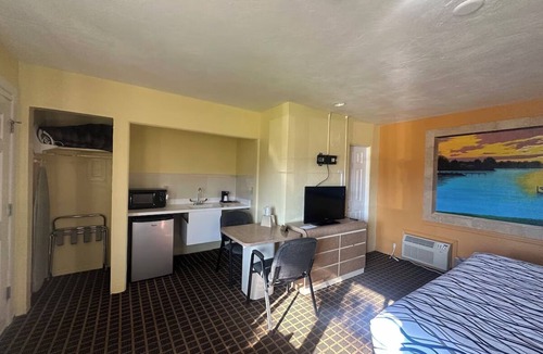 Daytona Beach Hotel | Pet-Friendly Stay Near Daytona Beach Perfect for Beachgoers & Business Travelers