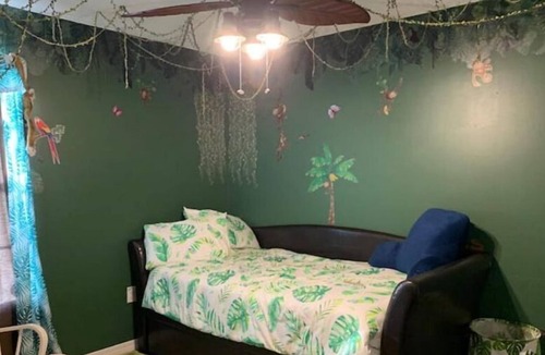 Robertsdale House | Phoenix Landing - Entire Residential Home
