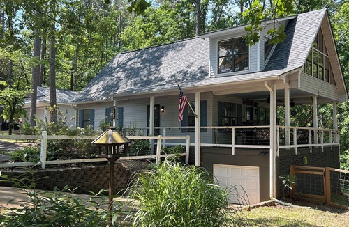 Iuka House | Pickwick Lake House overlooking Safe Harbor Aqua Yacht Marina Sleeps 10+