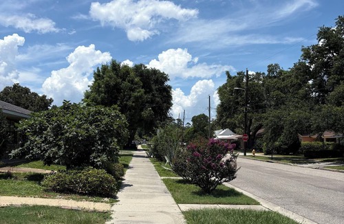 Biloxi Cottage | Pinecone Biloxi Beachside Rentals