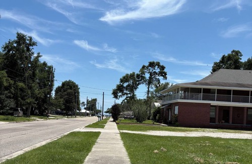 Biloxi Cottage | Pinecone Biloxi Beachside Rentals