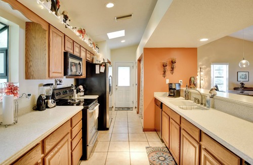 Welaka House | 'Pirate Cove' Home in Welaka: Dock & River Access!