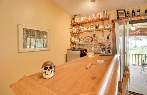 Welaka House | 'Pirate Cove' Home in Welaka: Dock & River Access!