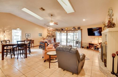 Welaka House | 'Pirate Cove' Home in Welaka: Dock & River Access!