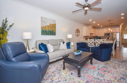 Auburn - Opelika House | Plains GetAway, Game Day Oasis, 13 minutes to Toomers, Luxury Townhome
