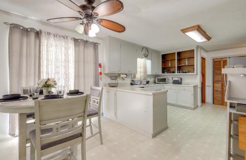 Griffin House | Playground & Grill: Pet-Friendly Griffin Getaway!